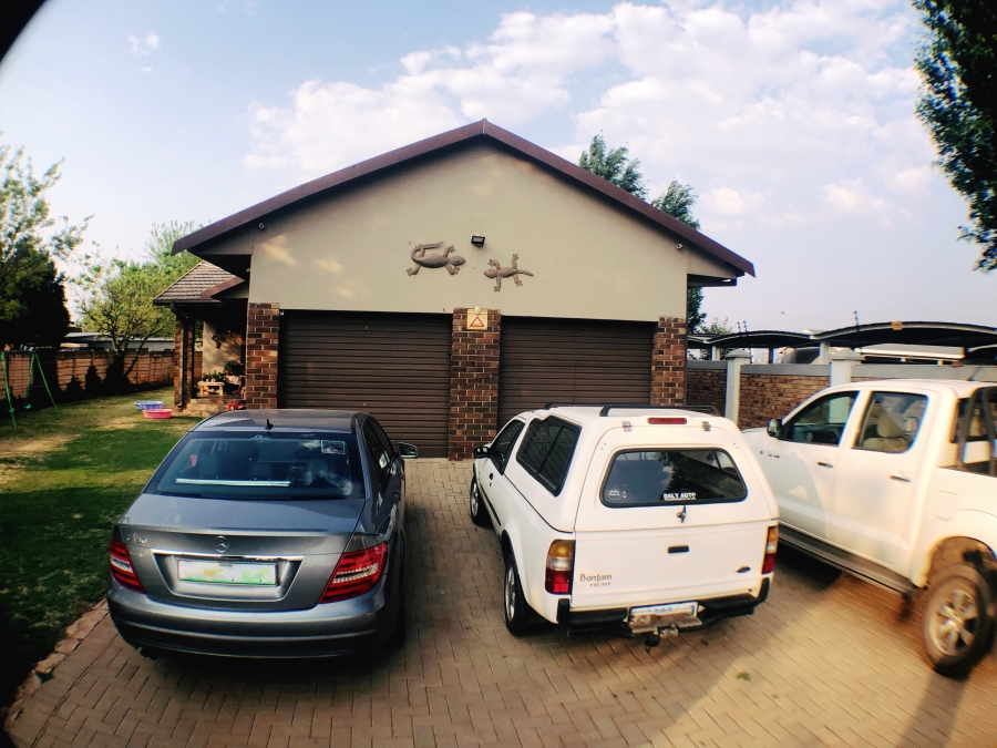 12 Bedroom Property for Sale in Van Der Hoff Park North West